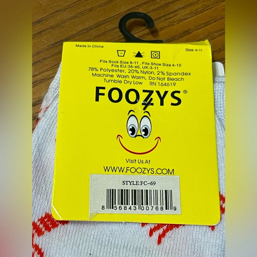 NWOT Foozy’s Women’s Crew Socks - Crabs Island Oasis - Novelty Socks - Fits 9-11 - Picture 3 of 4